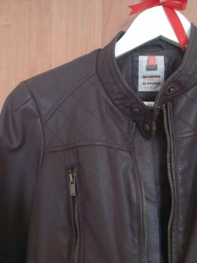 Лот: 4752770. Фото: 1. Новая кожанка Bershka. Верхняя одежда