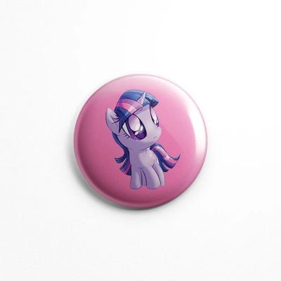 Лот: 10244543. Фото: 1. Значок My Little Pony Дружба -... Сувенирные