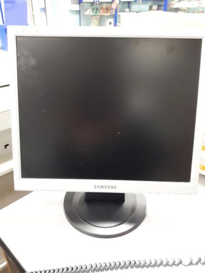 Лот: 10351717. Фото: 1. Продам Samsung SyncMaster 720N. ЖК-мониторы