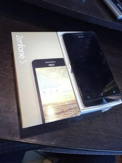 Лот: 9133227. Фото: 1. ZenFone 5 a501cg Отличное состояние. Смартфоны