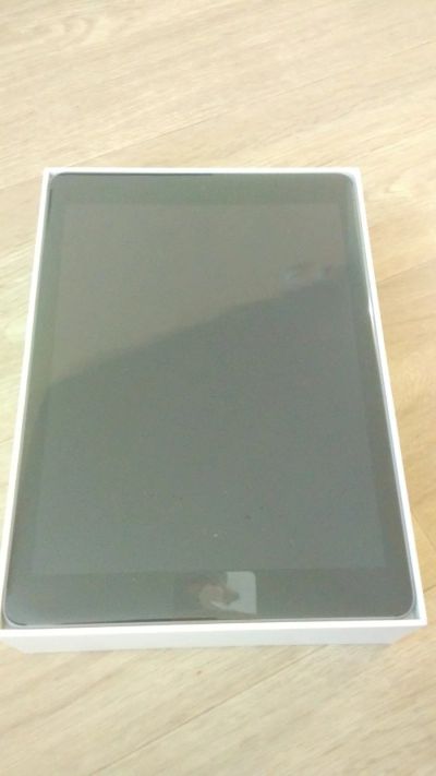 Лот: 12885933. Фото: 1. Продам абсолютно новый Ipad 2018... Планшеты