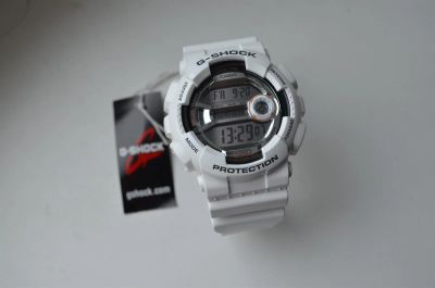 Лот: 3195869. Фото: 1. японские часы Casio g-shock GD-110-7... Оригинальные наручные часы