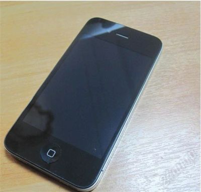 Лот: 681387. Фото: 1. iPhone 4g 16g Полный комплект!. Кнопочные мобильные телефоны