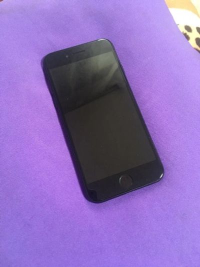 Лот: 11825076. Фото: 1. iPhone 7 32GB Matte Black. Состояние... Смартфоны