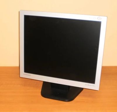 Лот: 3217415. Фото: 1. Монитор Samsung 710V (Как новый... ЖК-мониторы