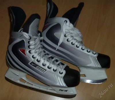 Лот: 1517253. Фото: 1. Хоккейные коньки Bauer Vapor IX. Коньки