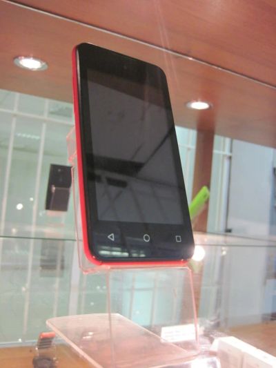 Лот: 7602063. Фото: 1. Смартфон Micromax D303. Смартфоны