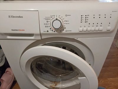 Лот: 20931588. Фото: 1. Cтиральная машина Electrolux EWS105210A. Стиральные машины