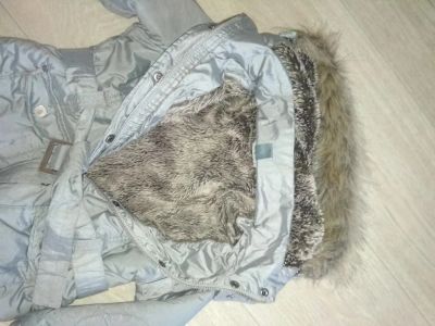 Лот: 10849387. Фото: 1. Куртка zara серебристая. Верхняя одежда