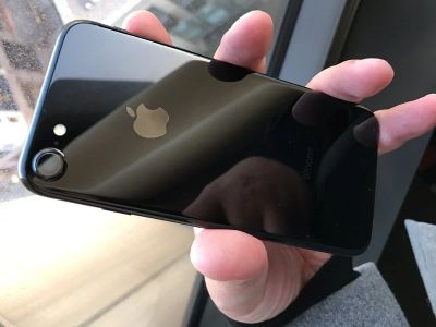Лот: 11069397. Фото: 1. IPhone 7 32GB черный глянец ОБМЕН... Смартфоны