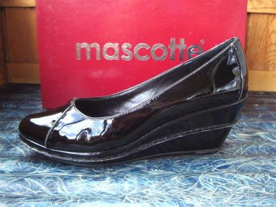 Лот: 1154986. Фото: 1. Туфли Mascotte, 36-37 размер. Туфли