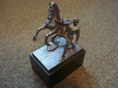 Лот: 190709. Фото: 1. Юноша и конь. Скульптуры
