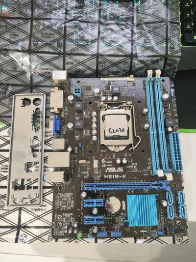 Лот: 25716808. Фото: 1. Asus H61M-K + бонусом проц. Материнские платы