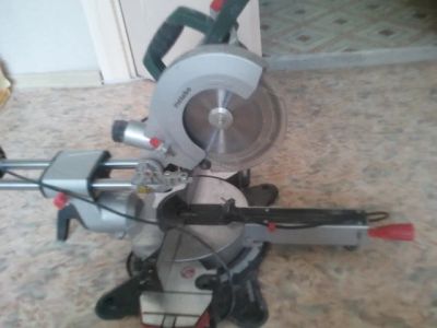 Лот: 3457551. Фото: 1. Пила торцовочная metabo KGS 216М. Электроинструмент