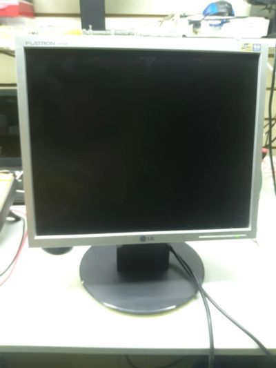 Лот: 14207160. Фото: 1. Монитор LG l1750s. ЖК-мониторы