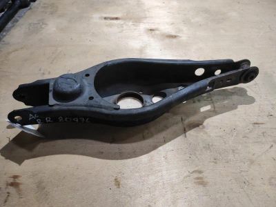 Лот: 21403006. Фото: 1. Рычаг нижний Toyota RAV4 ACA31. Двигатель и элементы двигателя