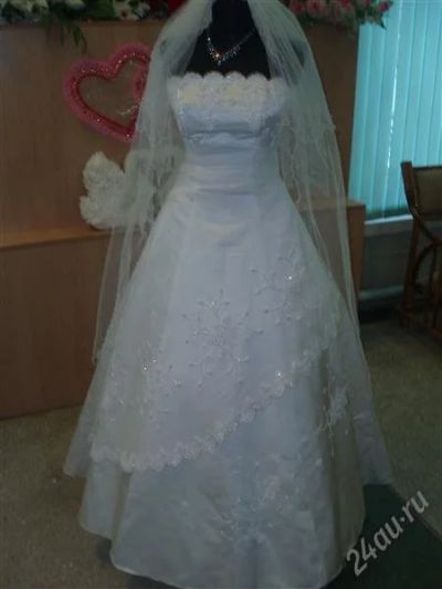 Лот: 1040840. Фото: 1. белоснежное платье очень нежное. Другое (свадебная мода)