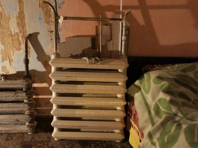 Лот: 3509899. Фото: 1. Чугунная батарея 7 секций. Радиаторы отопления, полотенцесушители