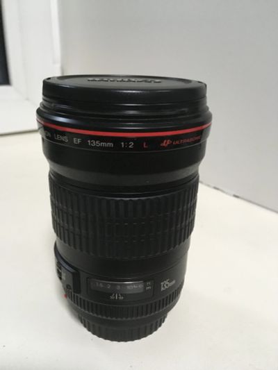 Лот: 14085798. Фото: 1. Объектив Canon EF 135mm f/2L USM. Объективы