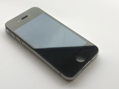 Лот: 10482808. Фото: 1. iPhone 4s 32Gb black. Смартфоны