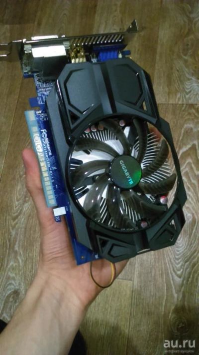 Лот: 8512799. Фото: 1. Видеокарта gigabyte amd radeon... Видеокарты