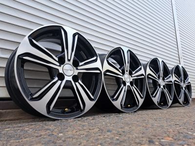 Лот: 25510897. Фото: 1. Комплект Оригинальных Литых дисков... Диски