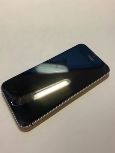 Лот: 16767277. Фото: 1. iphone se 32 Gb. Смартфоны