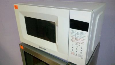 Лот: 4514971. Фото: 1. Микроволновка Samsung MW35FR... Микроволновки, мини-печи