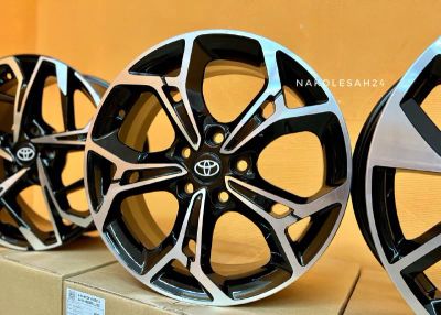 Лот: 19435553. Фото: 1. Комплект литых дисков R17 Toyota... Диски