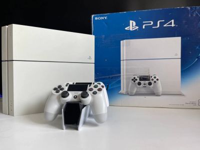 Лот: 20773273. Фото: 1. Sony Playstation 4 1 tb + 2 геймпада... Игровые приставки, консоли