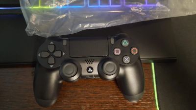 Лот: 17667941. Фото: 1. Sony DualShock 4 v2. Аксессуары для игровых приставок, консолей, геймпады