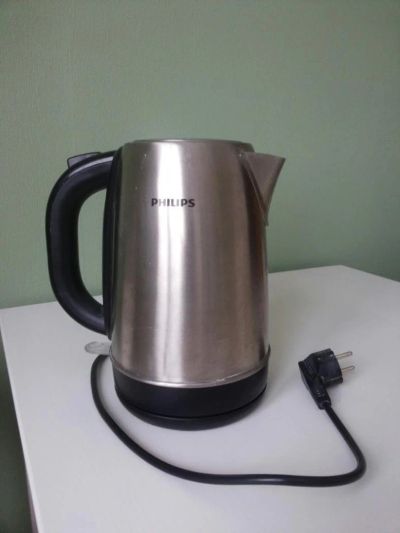 Лот: 9103125. Фото: 1. Электрочайник Philips с дефектом. Чайники, кофемашины, кулеры