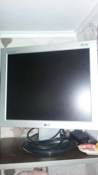 Лот: 8215655. Фото: 1. монитор LG. ЖК-мониторы