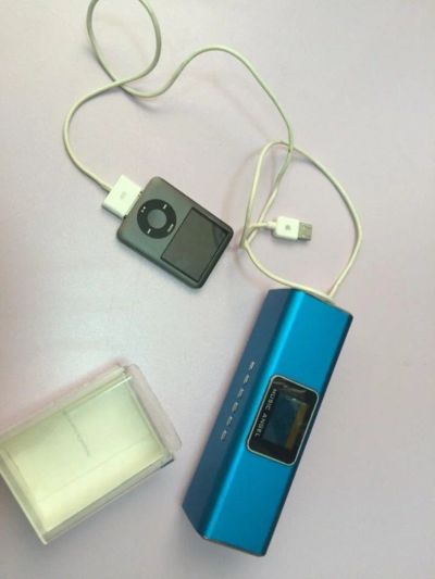 Лот: 5063332. Фото: 1. Ipod Nano 8Gb + портативная колонка... Плееры