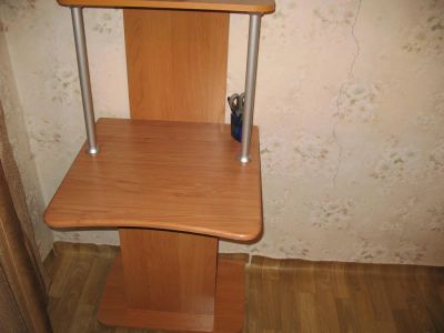 Лот: 3510192. Фото: 1. столик компьютерный. Столы, стулья, обеденные группы