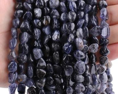 Лот: 25899626. Фото: 1. Бусины на нити галтовка " Иолит... Драгоценные и поделочные камни