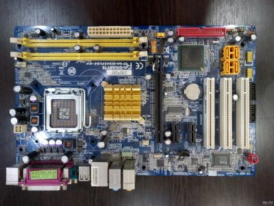 Лот: 12814093. Фото: 1. Материнская плата Gigabyte GA-8I945PLGE-RH. Материнские платы