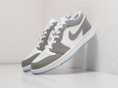 Лот: 19999948. Фото: 1. Кроссовки Nike Air Jordan 1 Low... Кеды, кроссовки, слипоны