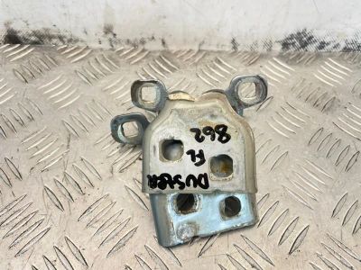 Лот: 25133008. Фото: 1. кронштейн двери Renault Duster... Другое (автозапчасти)