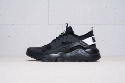 Лот: 11618464. Фото: 1. Кроссовки Nike Air Huarache Run... Кеды, кроссовки, слипоны
