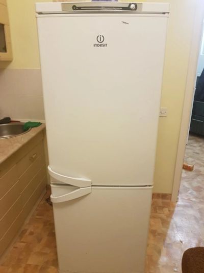 Лот: 11266963. Фото: 1. Холодильник Indesit. Холодильники, морозильные камеры