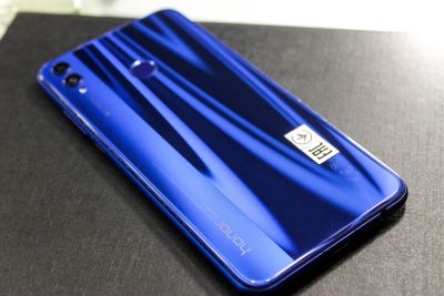 Лот: 18329688. Фото: 1. Смартфон Honor 8x. Смартфоны