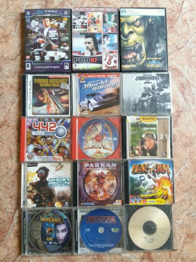 Лот: 9762932. Фото: 1. Целая гора игровых дисков с рубля... CD, DVD, BluRay