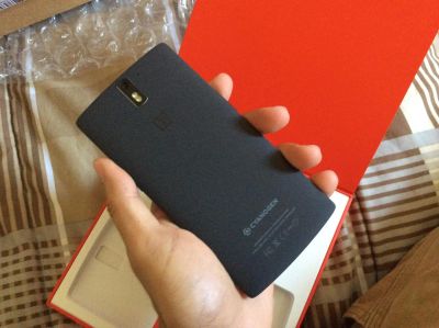 Лот: 4667304. Фото: 1. Oneplus One Sandstone black 64gb... Смартфоны