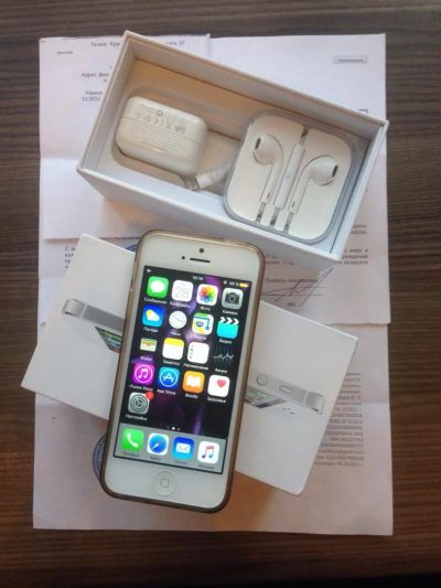 Лот: 6583703. Фото: 1. iPhone 5 серебро. Смартфоны