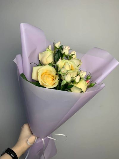 Лот: 25550433. Фото: 1. 3. Букет-комплимент из роз. Свежие цветы