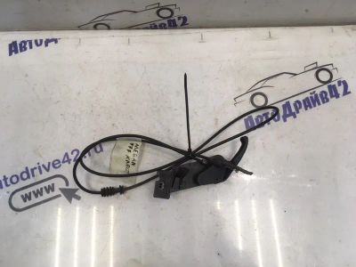 Лот: 21710400. Фото: 1. тросик замка капота Renault Megane... Двигатель и элементы двигателя