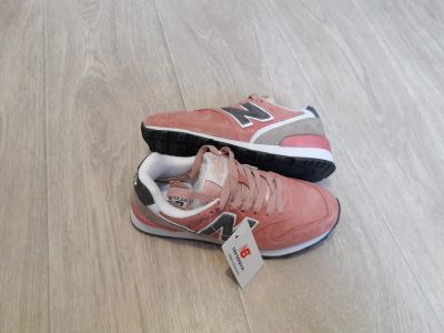 Лот: 11223880. Фото: 1. Кроссовки New balance, замша... Кеды, кроссовки, слипоны