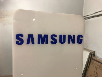 Лот: 17375385. Фото: 1. Рекламная стойка Samsung. Рекламные материалы и оборудование