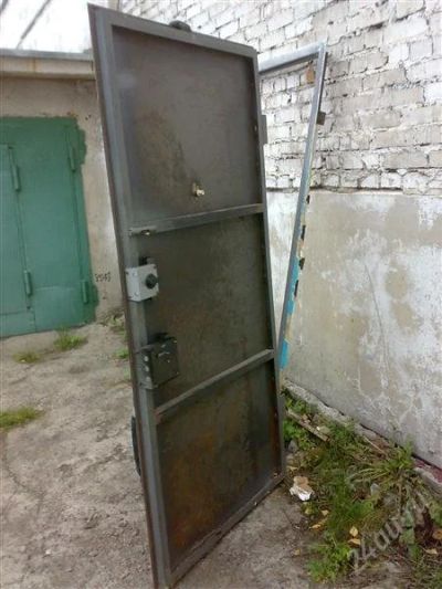 Лот: 2133055. Фото: 1. Железная дверь. Двери входные